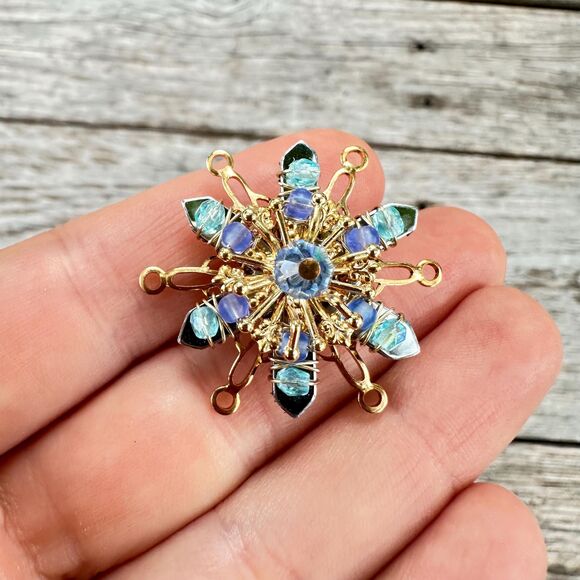 Vintage Jewelry Unique Blue Pin Blue Flower Artist Made Pin - Picture 1 of 3